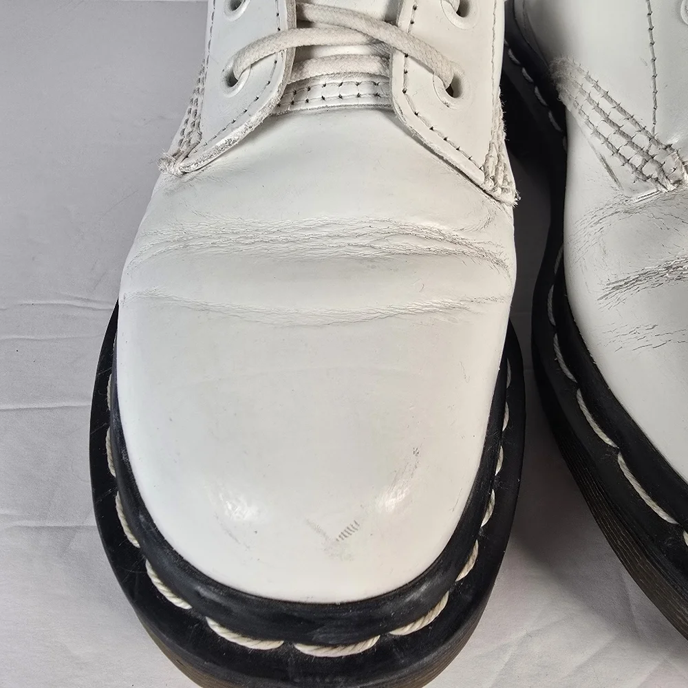 Dr. Martins Girls Vintage 1990s 8-Eye 1460 White Combat Boots Laceup Size 3 Moto